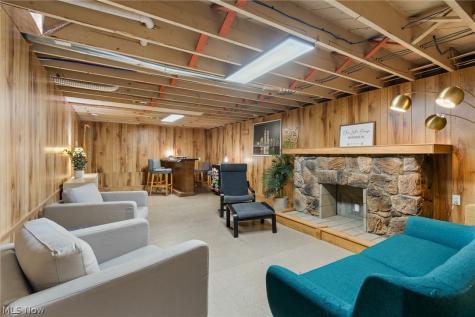 6079 Fulton Drive NW Canton OH 44718