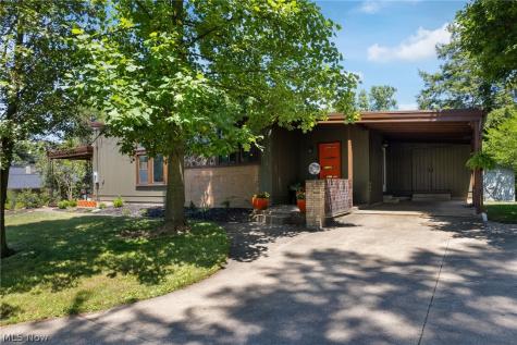 6079 Fulton Drive NW Canton OH 44718