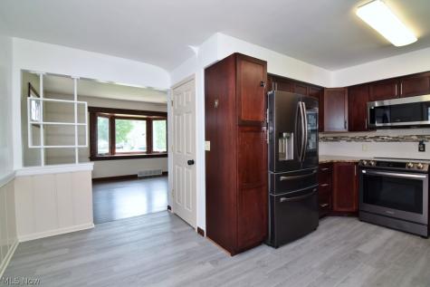643 Viewpoint Avenue Cuyahoga Falls OH 44221