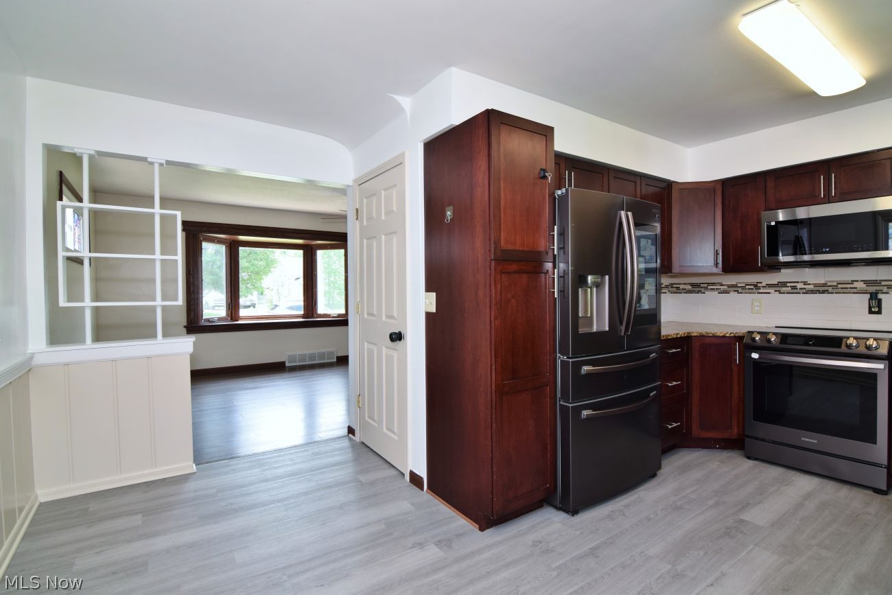 643 Viewpoint Avenue Cuyahoga Falls OH 44221