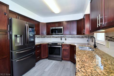 643 Viewpoint Avenue Cuyahoga Falls OH 44221