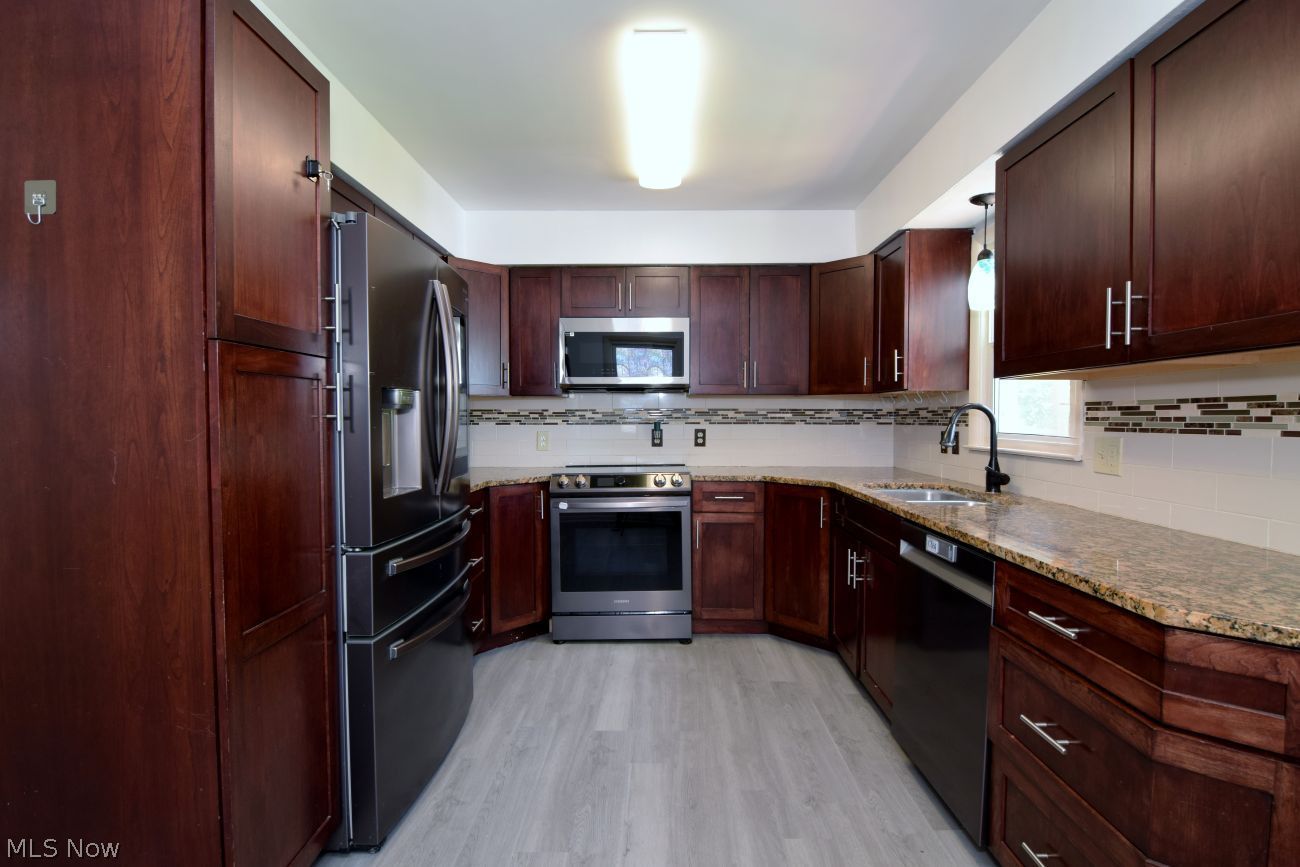 643 Viewpoint Avenue Cuyahoga Falls OH 44221