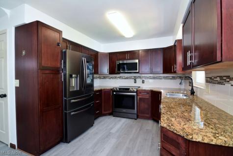 643 Viewpoint Avenue Cuyahoga Falls OH 44221