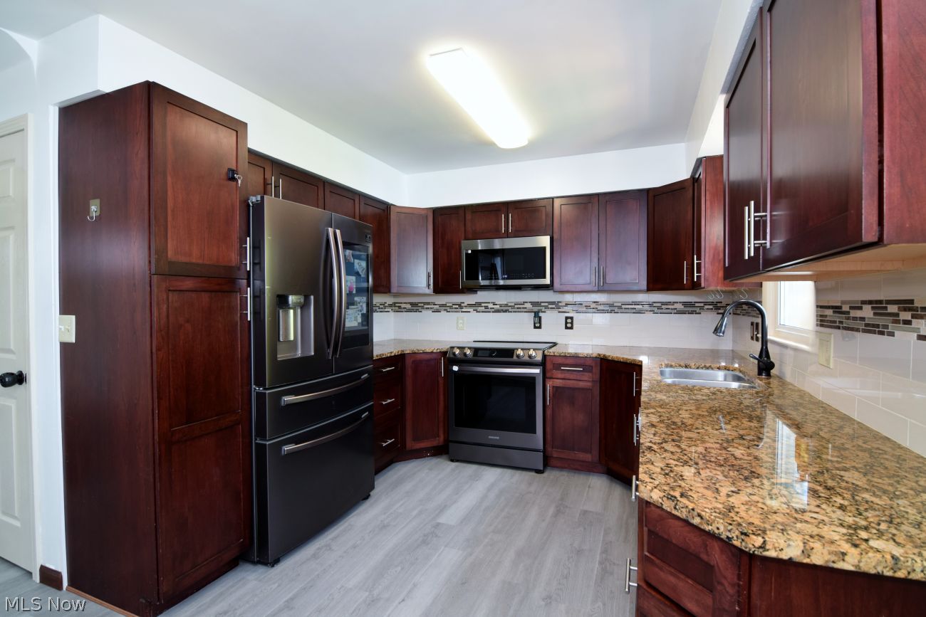 643 Viewpoint Avenue Cuyahoga Falls OH 44221