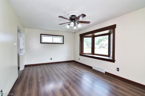 643 Viewpoint Avenue Cuyahoga Falls OH 44221