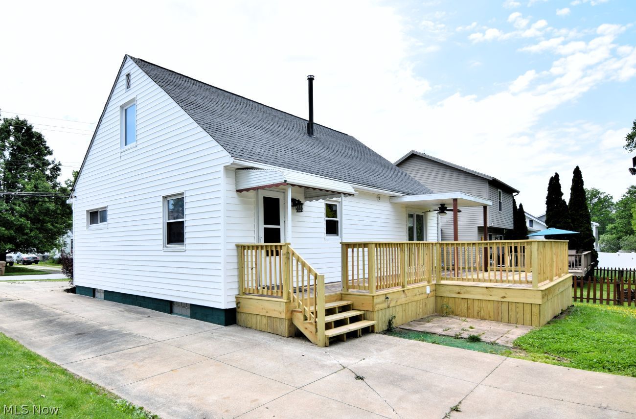 643 Viewpoint Avenue Cuyahoga Falls OH 44221