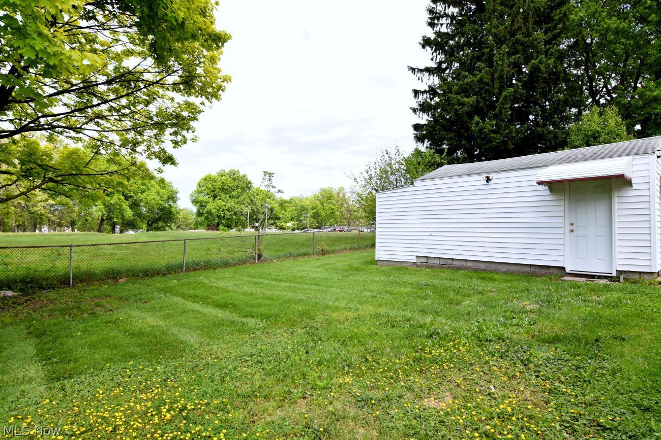 643 Viewpoint Avenue Cuyahoga Falls OH 44221