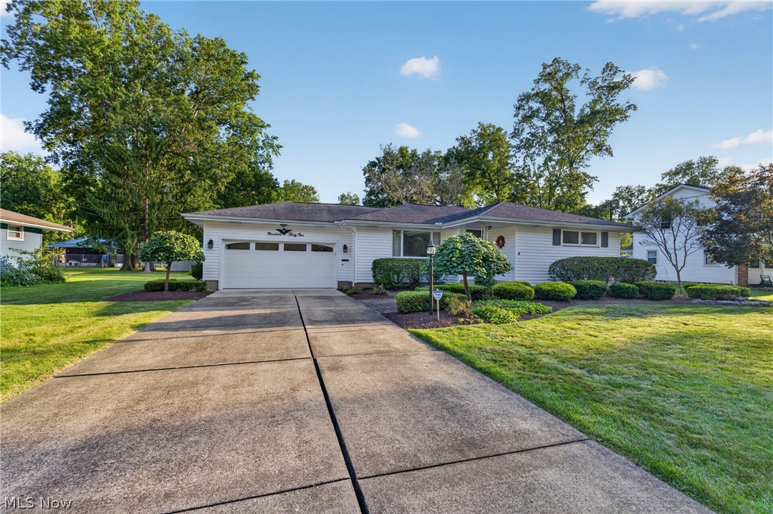 1931 Dodge Drive NW Warren OH 44485