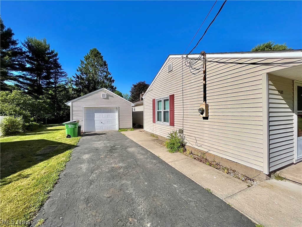 3147 Lawton Street Rock Creek OH 44084