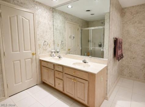 22420 Woodfield Trail Strongsville OH 44149