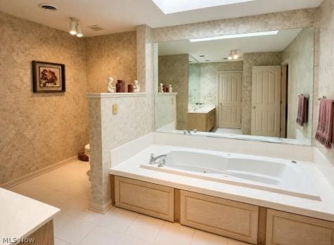 22420 Woodfield Trail Strongsville OH 44149