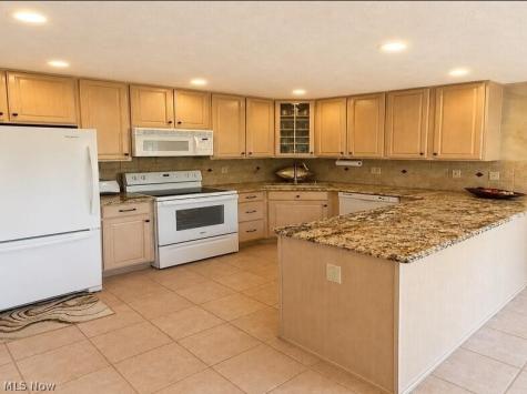 22420 Woodfield Trail Strongsville OH 44149