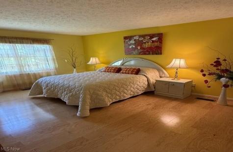 22420 Woodfield Trail Strongsville OH 44149