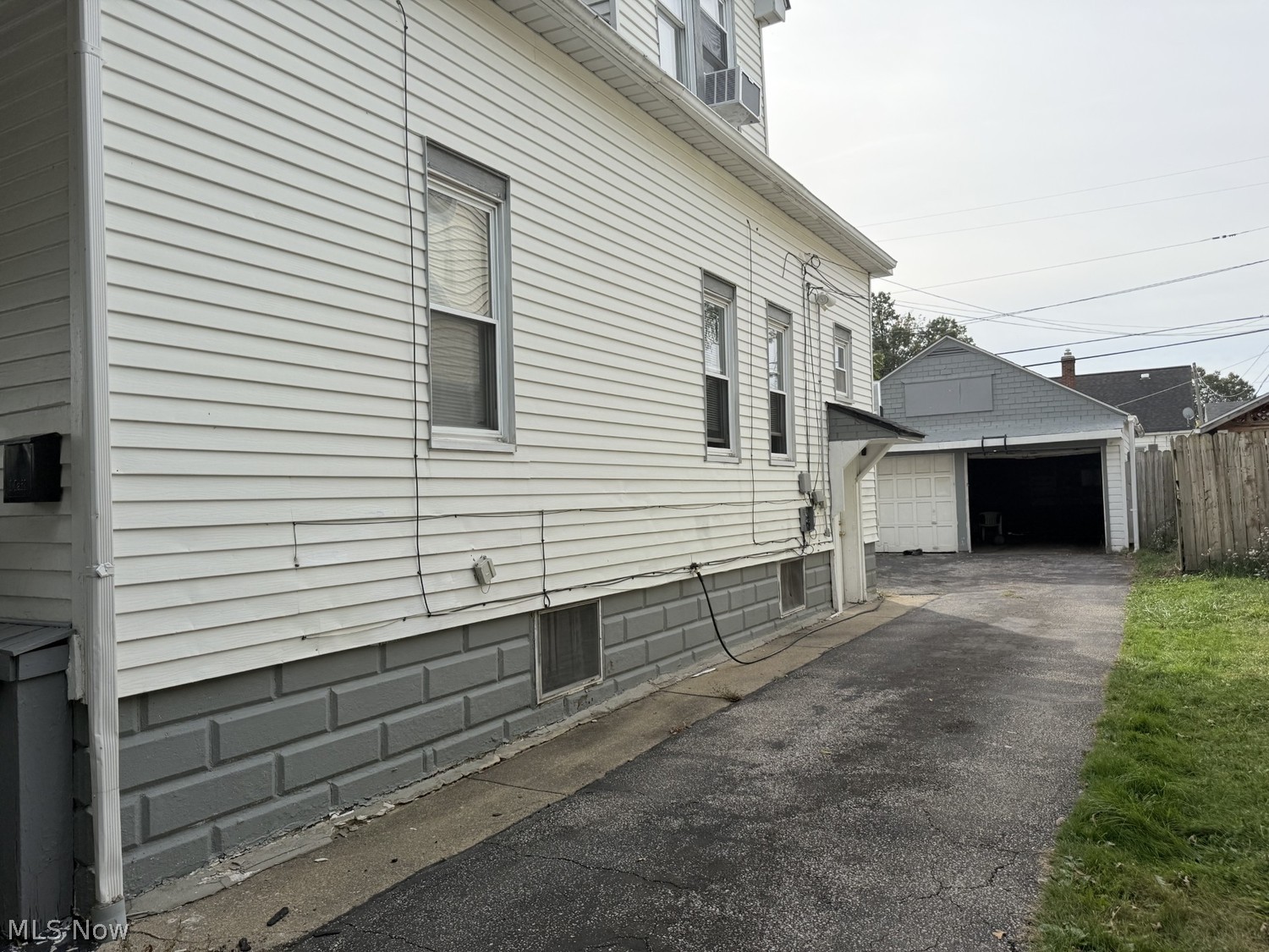 19850 Renwood Avenue Cleveland OH 44119