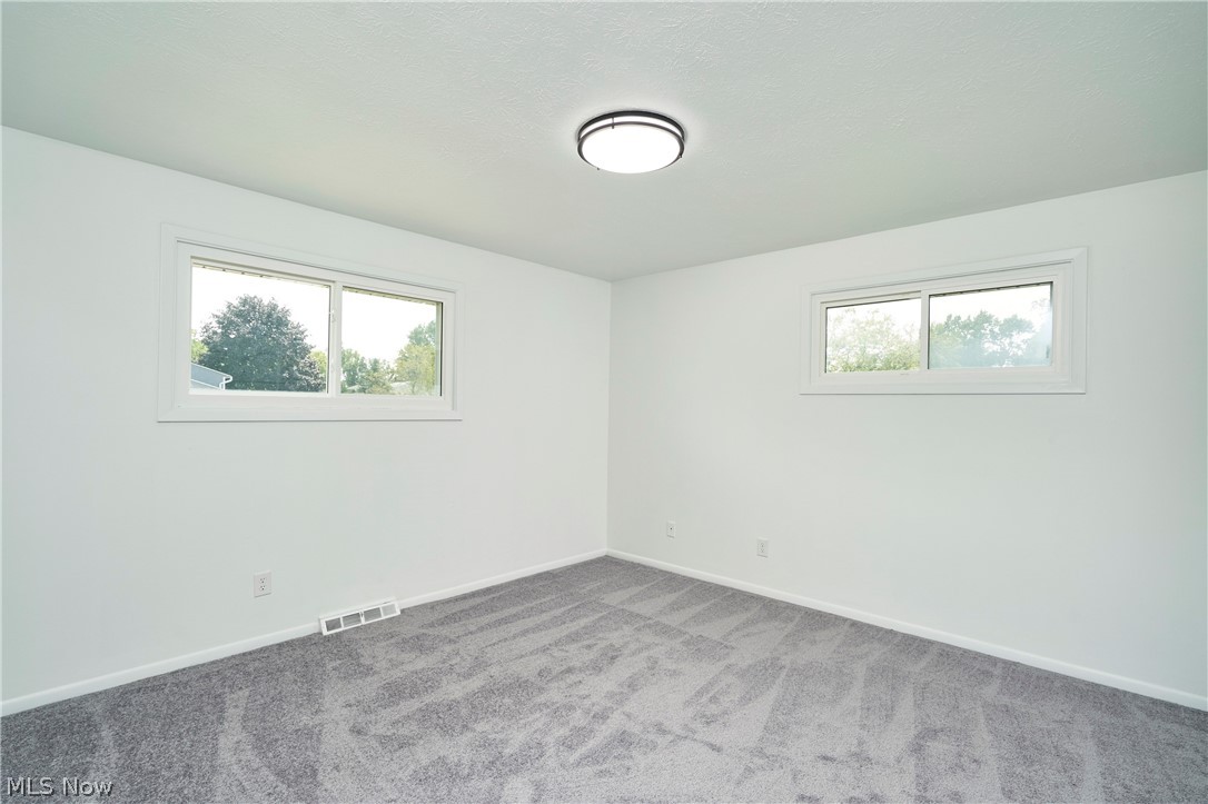 35477 Hobbie Drive Eastlake OH 44095