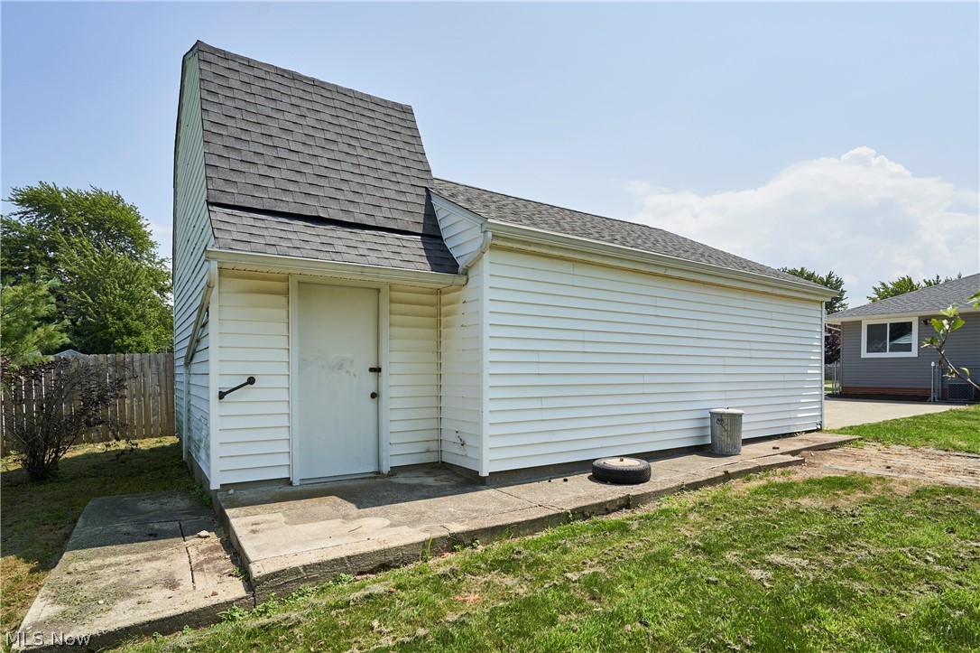 35477 Hobbie Drive Eastlake OH 44095