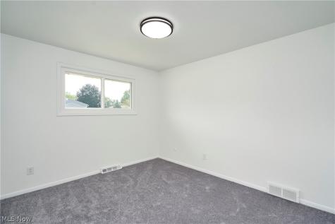 35477 Hobbie Drive Eastlake OH 44095