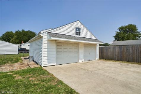 35477 Hobbie Drive Eastlake OH 44095