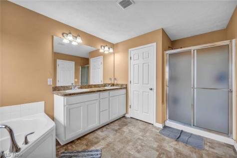 9087 Ichabod Drive North Ridgeville OH 44039