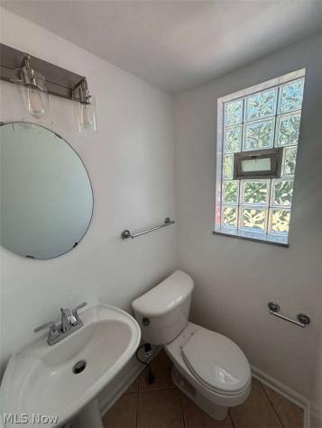 454 Parkside Drive Bay Village OH 44140