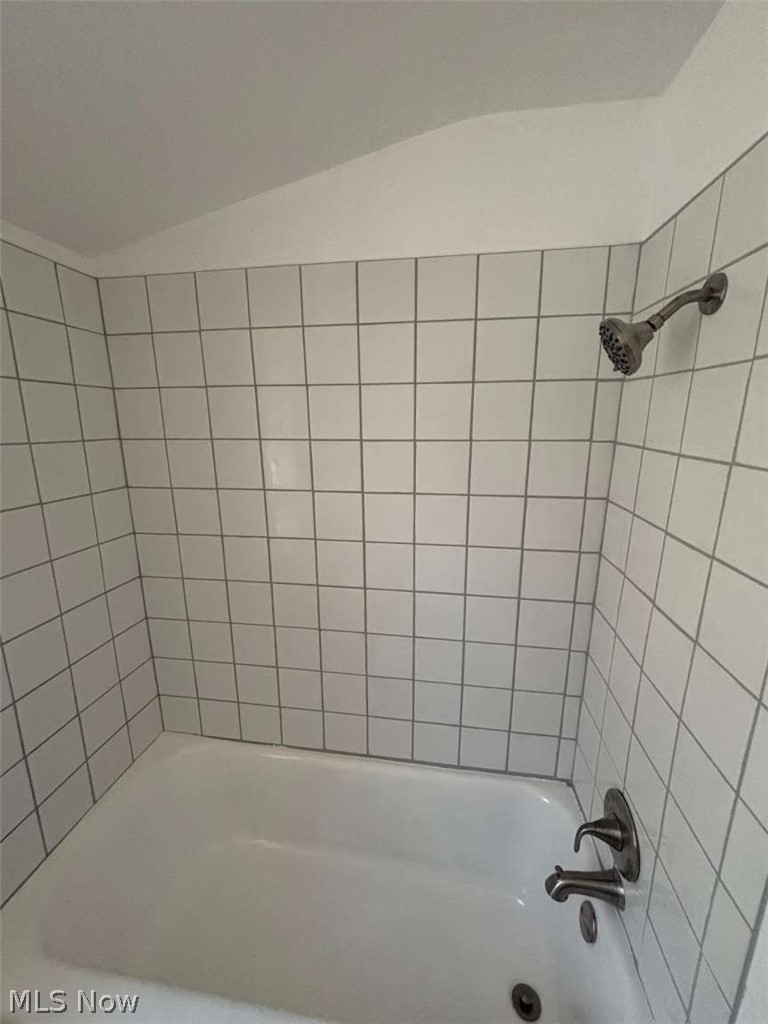 454 Parkside Drive Bay Village OH 44140