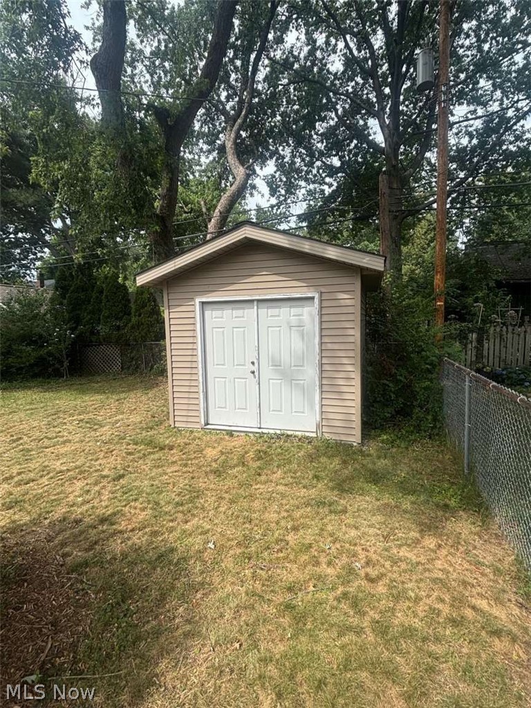 454 Parkside Drive Bay Village OH 44140