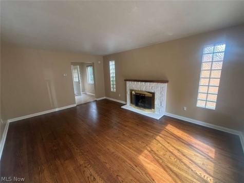 454 Parkside Drive Bay Village OH 44140