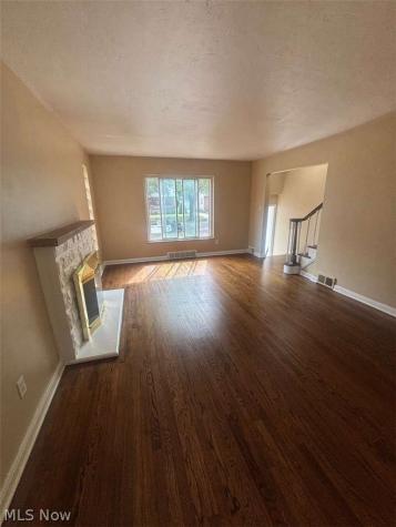 454 Parkside Drive Bay Village OH 44140