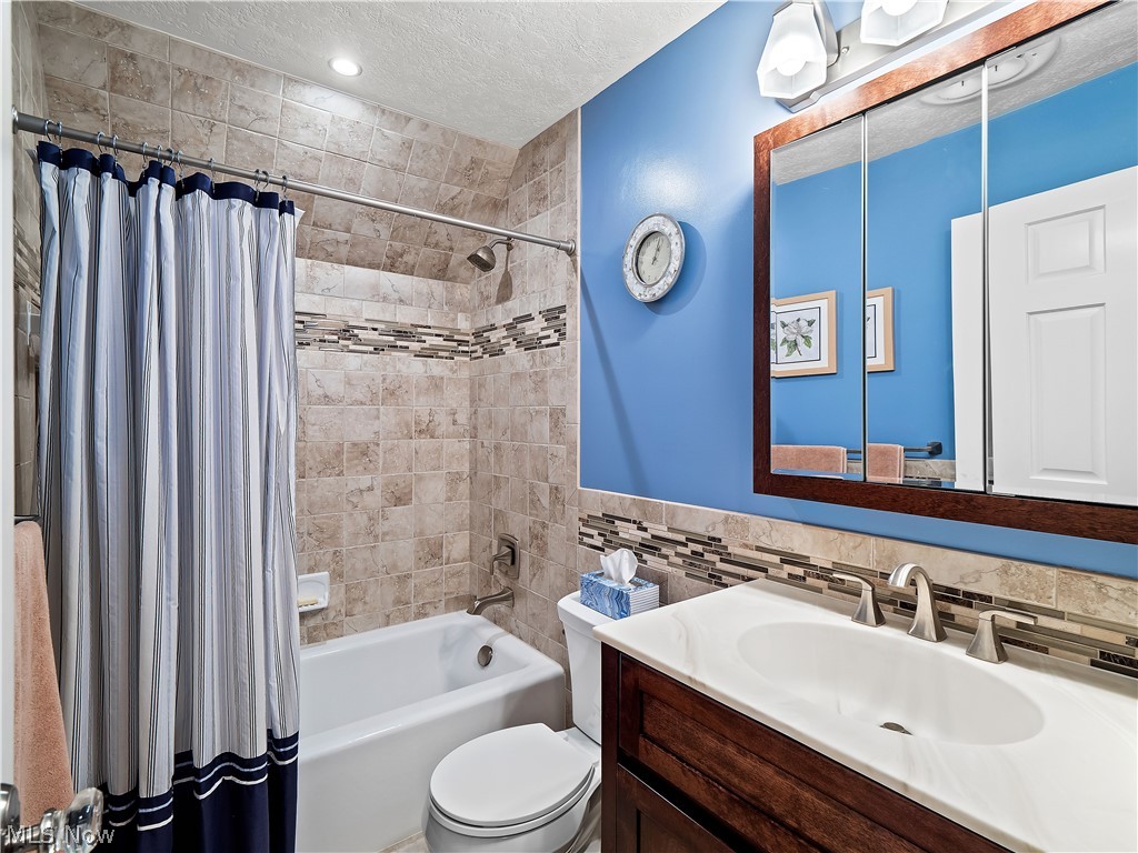 38265 Flint Ridge Drive Grafton OH 44044