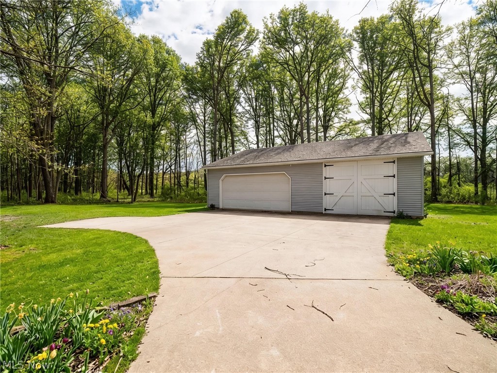 38265 Flint Ridge Drive Grafton OH 44044