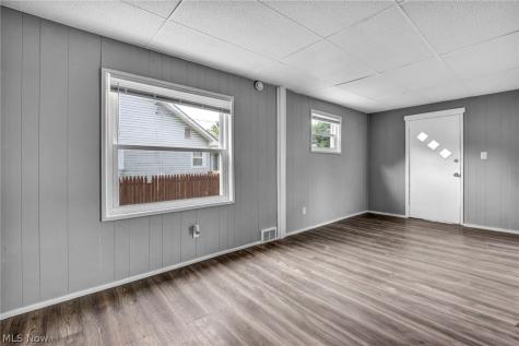 1247 Dietz Avenue Akron OH 44301