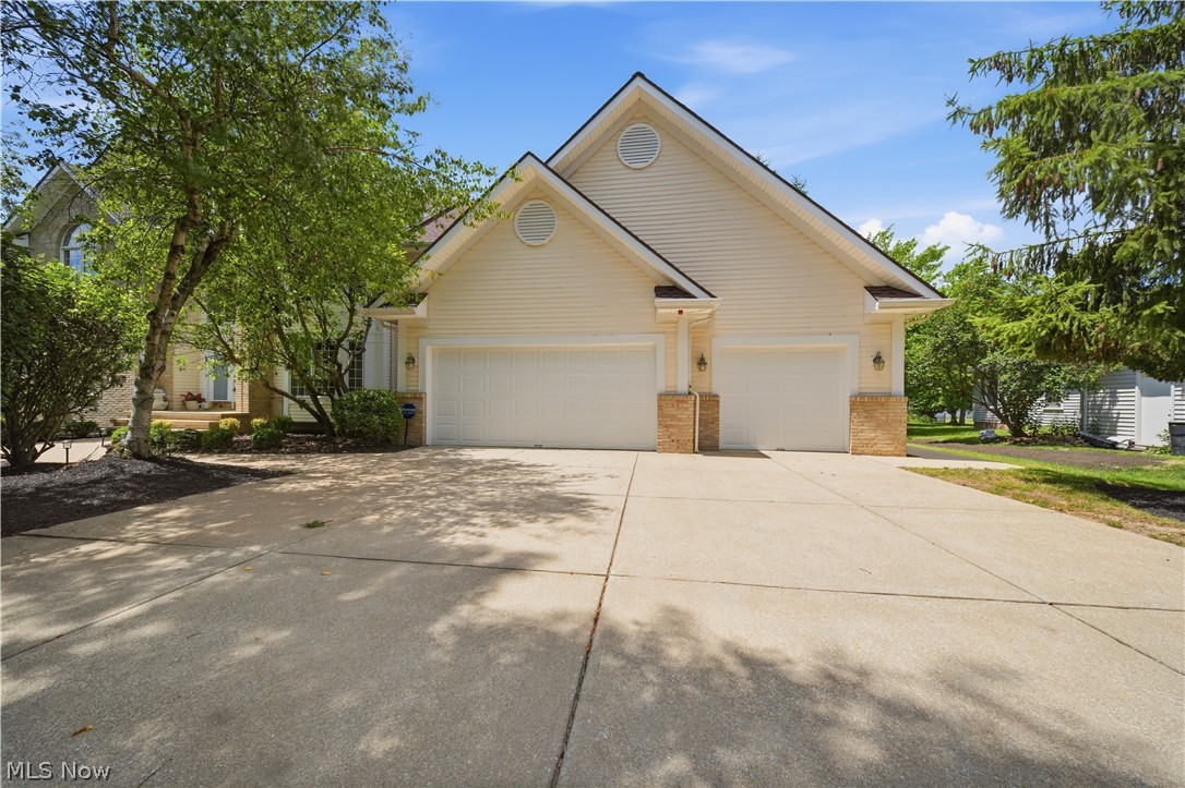 644 Clinton Lane Highland Heights OH 44143