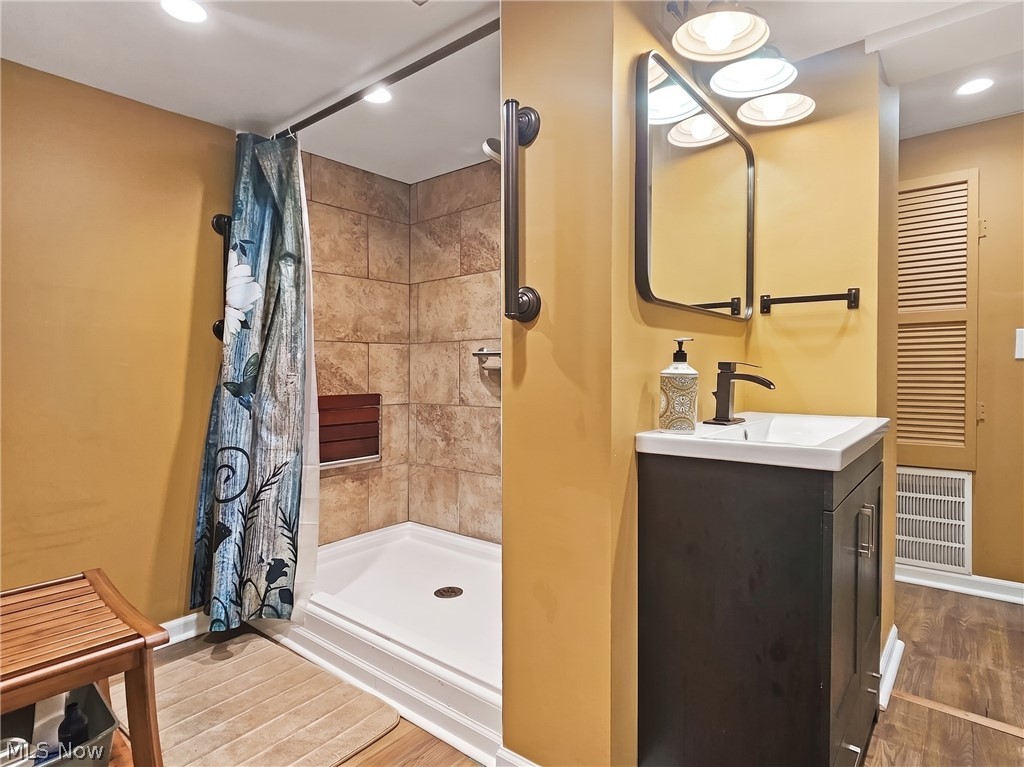 27304 White Road Willoughby Hills OH 44092