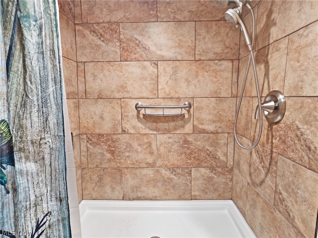 27304 White Road Willoughby Hills OH 44092