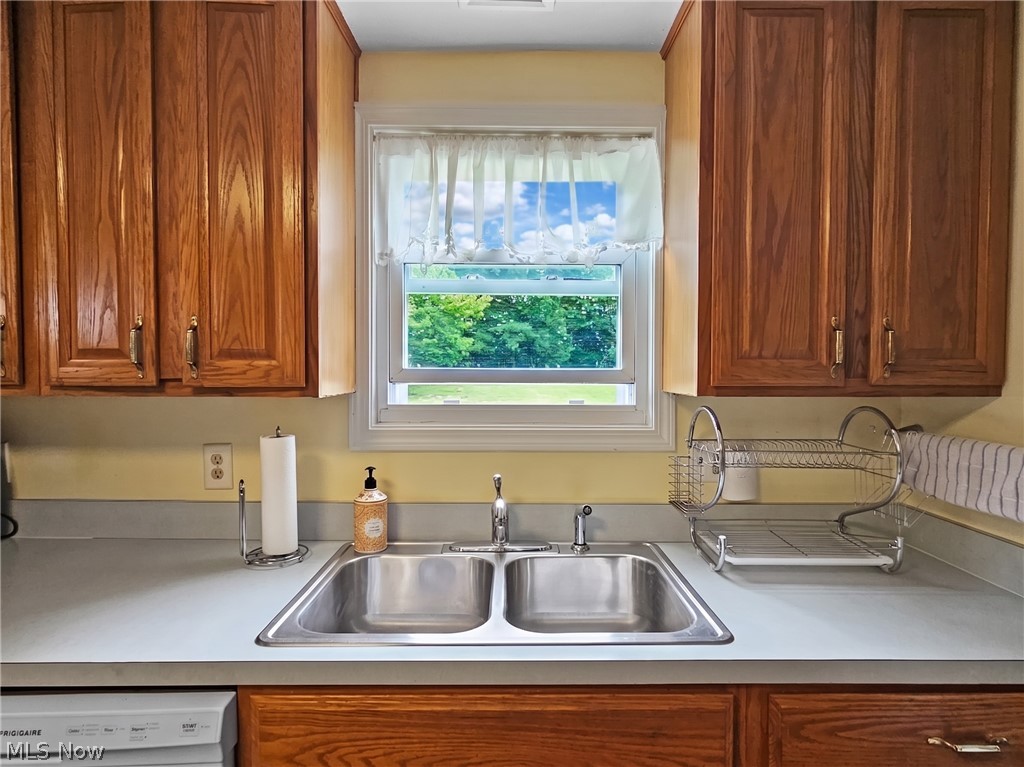 27304 White Road Willoughby Hills OH 44092