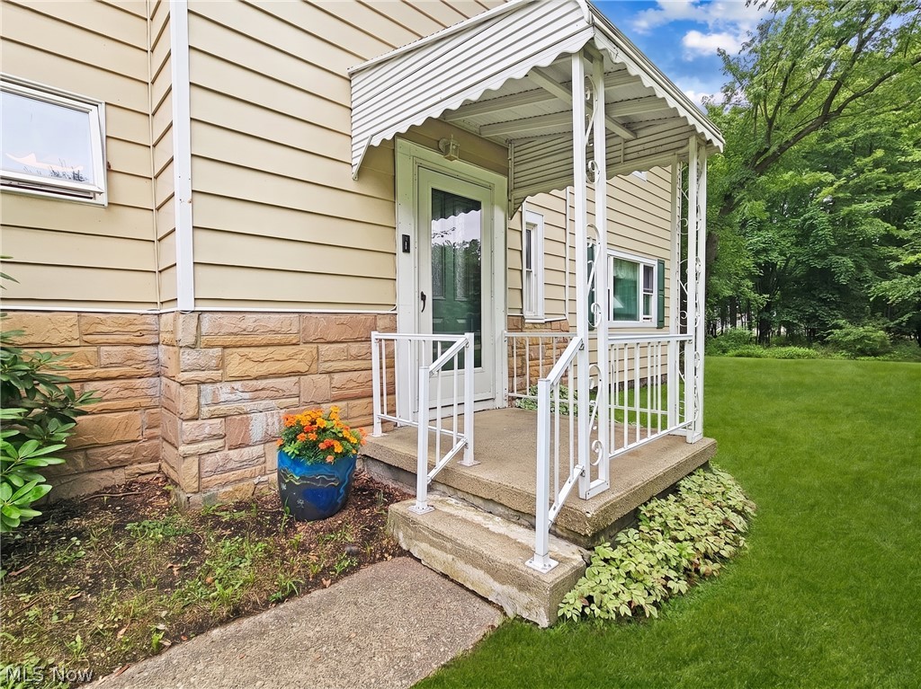 27304 White Road Willoughby Hills OH 44092