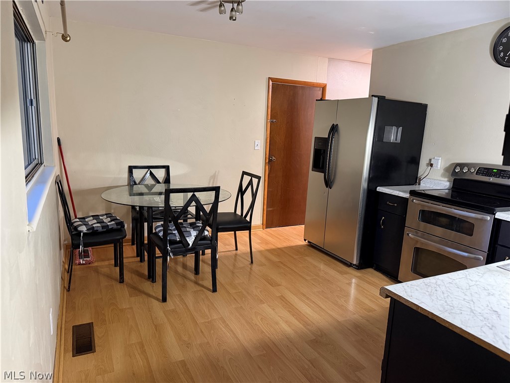 4048 Woodside Drive NW Warren OH 44483