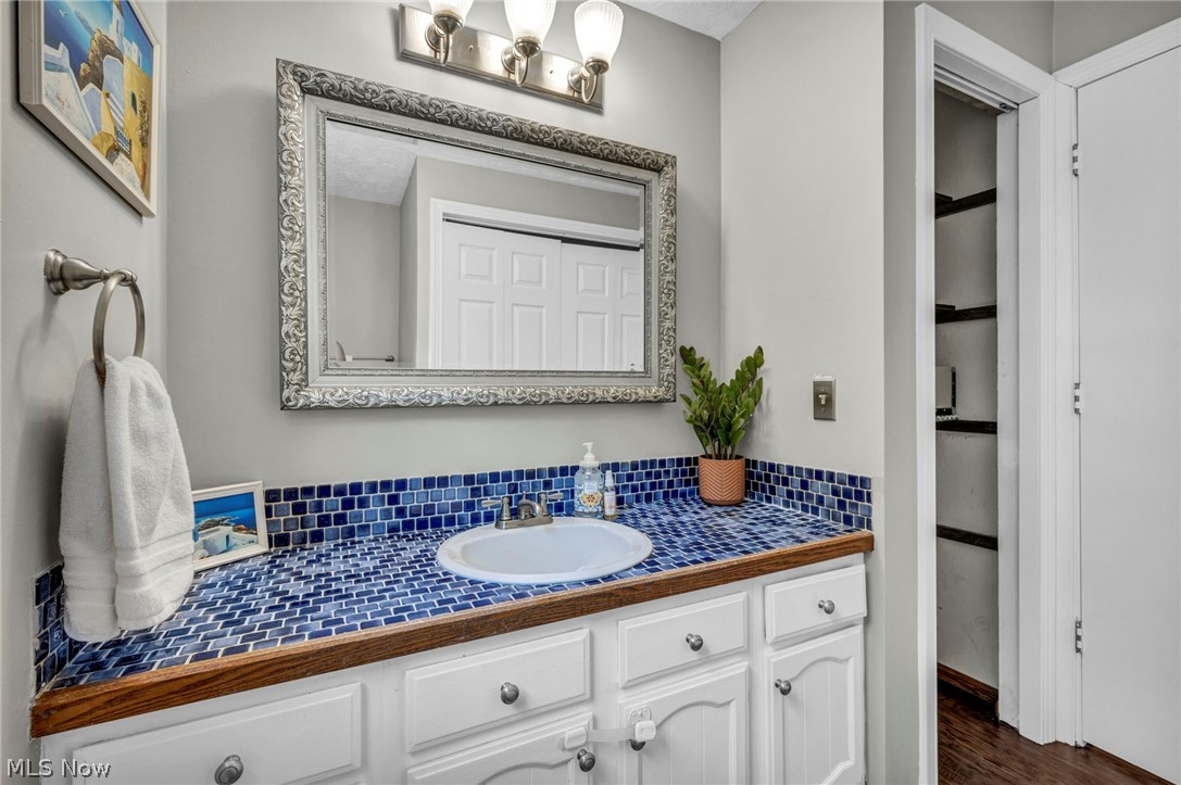 2635 Henrietta Drive Green OH 44685