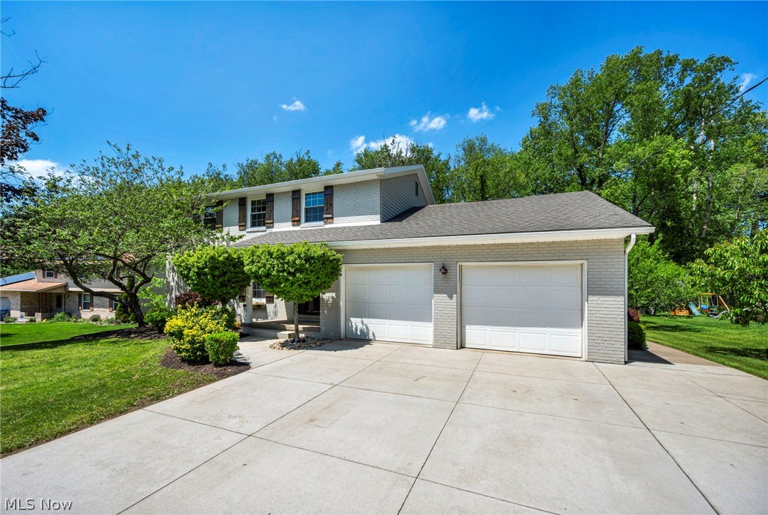 2635 Henrietta Drive Green OH 44685