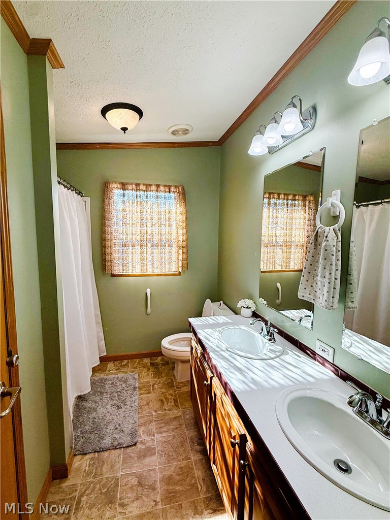 531 Herrick Street Uhrichsville OH 44683