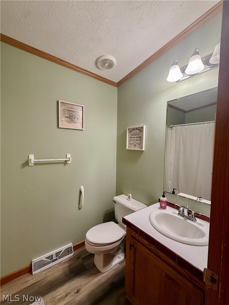 531 Herrick Street Uhrichsville OH 44683