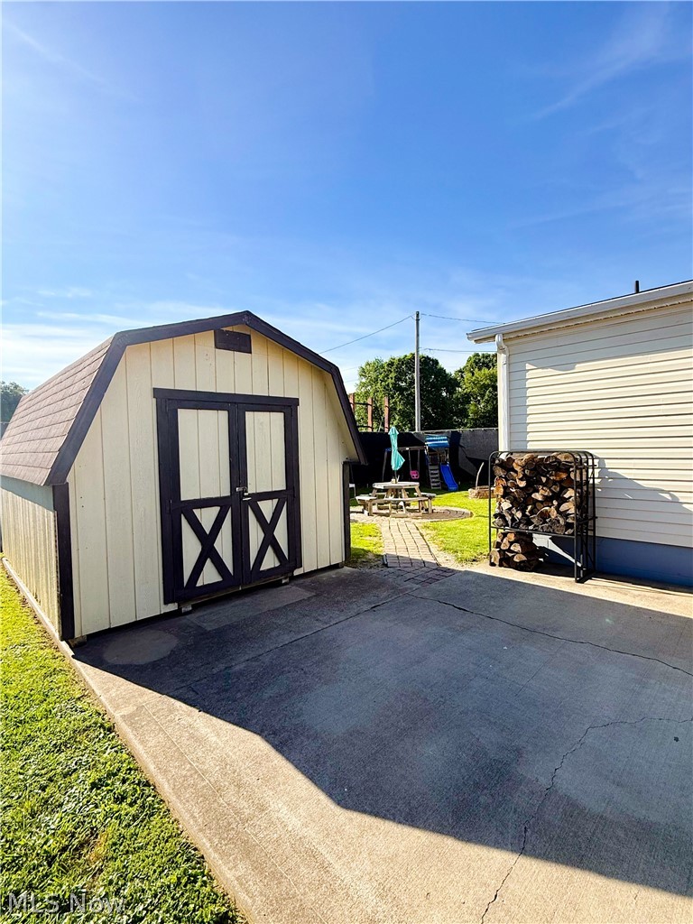 531 Herrick Street Uhrichsville OH 44683