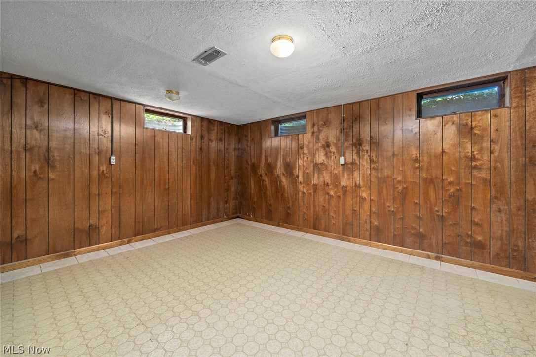3516 Meadowbrook Drive Lorain OH 44053