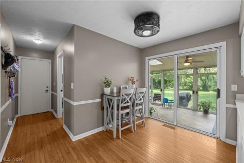 31477 Roberta Drive Bay Village OH 44140