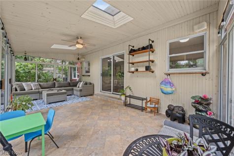 31477 Roberta Drive Bay Village OH 44140