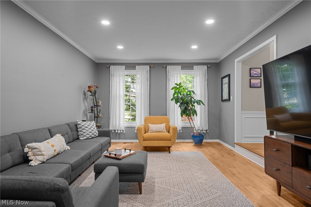 31477 Roberta Drive Bay Village OH 44140