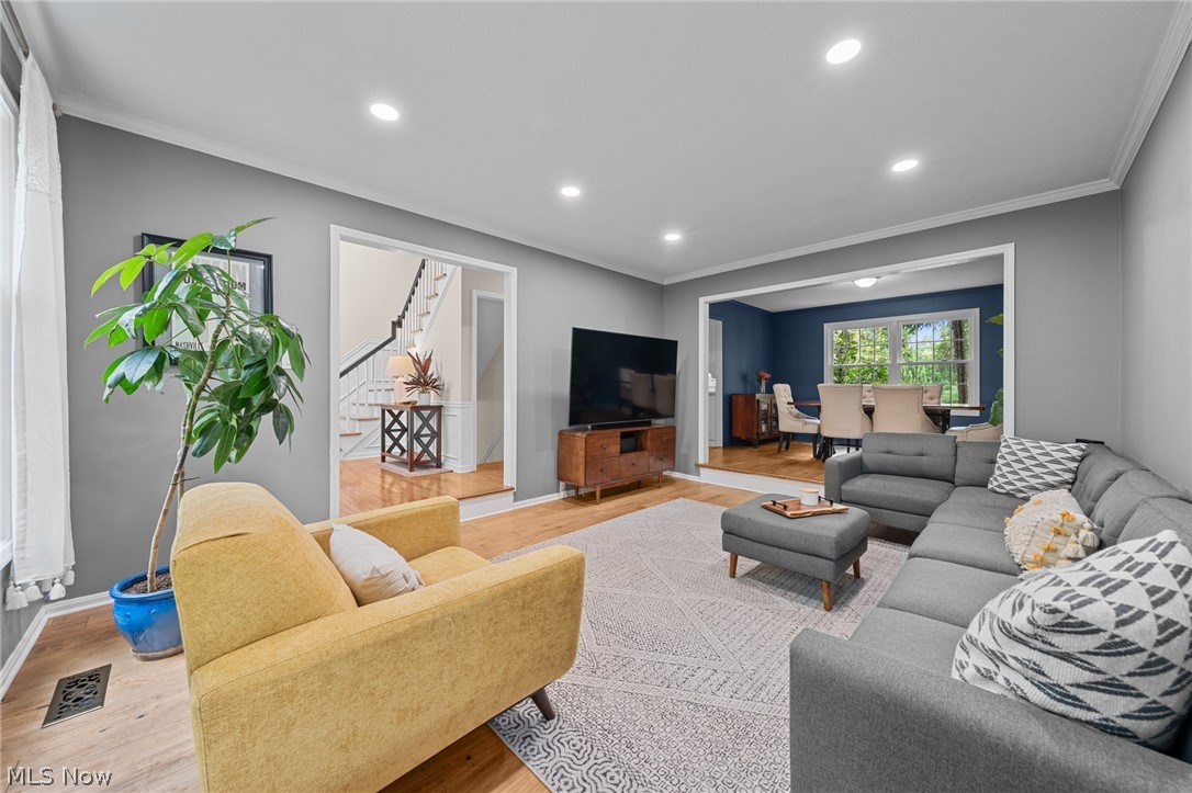 31477 Roberta Drive Bay Village OH 44140