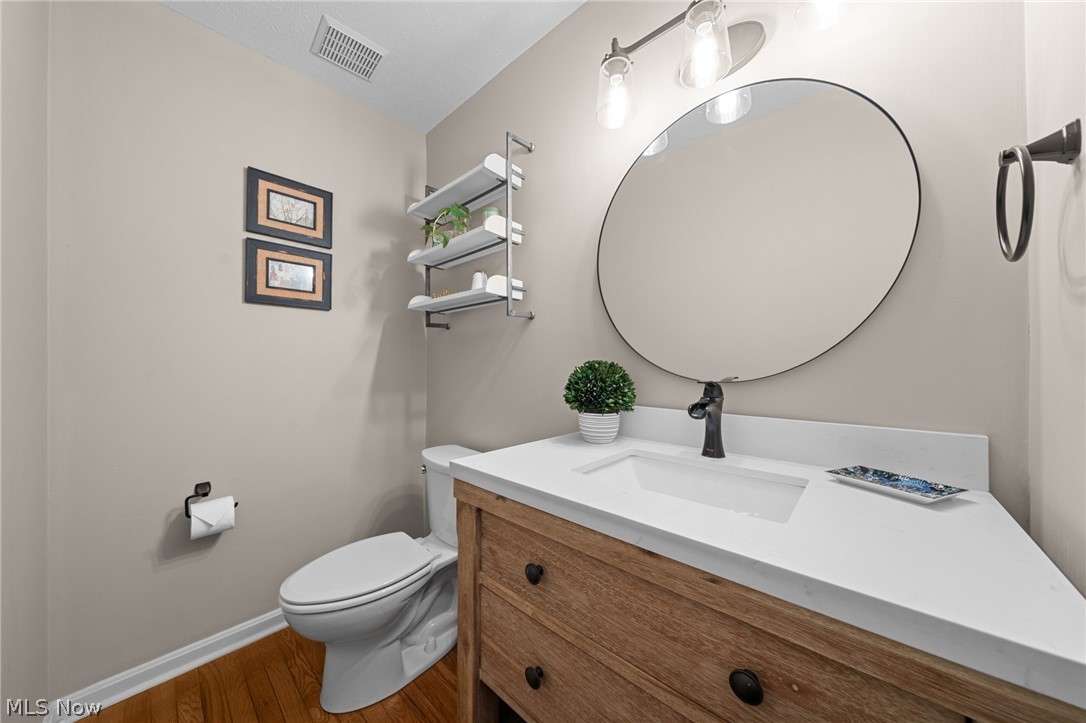 31477 Roberta Drive Bay Village OH 44140