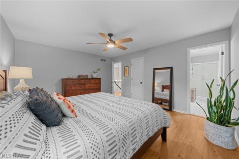 31477 Roberta Drive Bay Village OH 44140