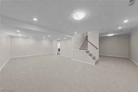 31477 Roberta Drive Bay Village OH 44140